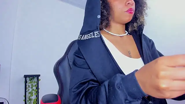 stacie  rouse online show from 03-18-25, 06:39