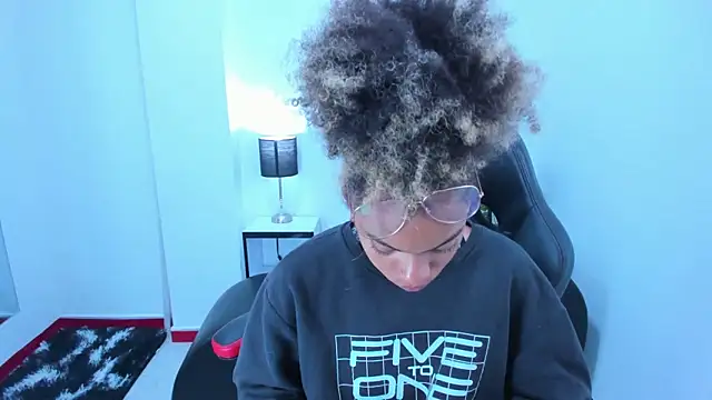 stacie  rouse online show from 02-09-25, 04:04