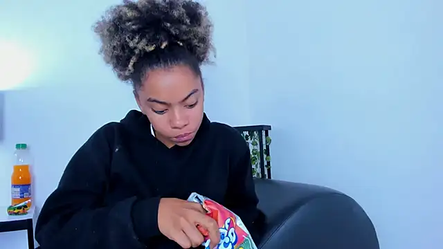 stacie  rouse online show from 02-07-25, 04:06