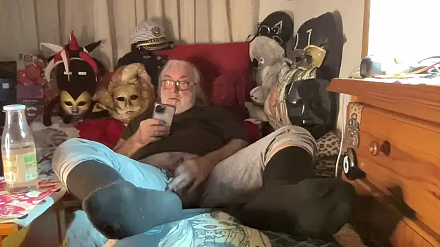 Snapshot of EroticVenetian chatting on 03-12-26, 07:12 EroticVenetian online show from 03-12-26, 07:12