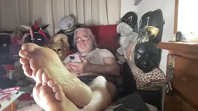 Snapshot of EroticVenetian chatting on 03-14-26, 07:47 EroticVenetian online show from 03-14-26, 07:47