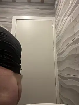 Snapshot of EroticVenetian chatting on 04-13-26, 03:38 EroticVenetian online show from 04-13-26, 03:38