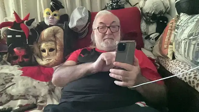 Snapshot of EroticVenetian chatting on 04-04-26, 02:56 EroticVenetian online show from 04-04-26, 02:56