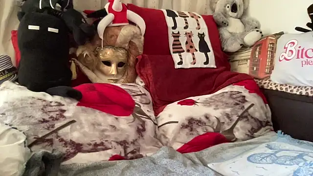 EroticVenetian online show from 10-22-25, 02:49