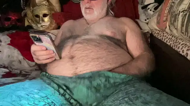 Snapshot of EroticVenetian chatting on 03-25-26, 10:41 EroticVenetian online show from 03-25-26, 10:41