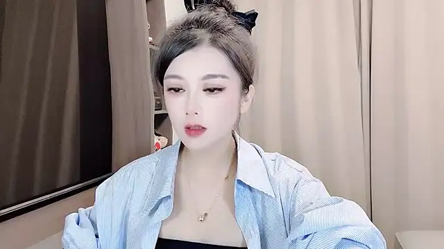 Snapshot of VIWVI chatting on 09-15-25, 05:08 VIWVI online show from 09-15-25, 05:08