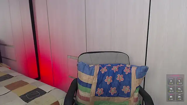 Karla hernandez  online show from 11-17-25, 11:03