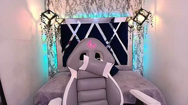 Karla hernandez  online show from 10-01-25, 12:09