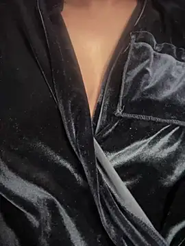 LillyLive online show from 02-17-25, 01:55