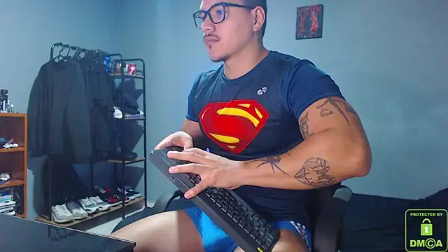 Snapshot of paulo_allen chatting on 02-17-25, 12:38 paulo allen online show from 02-17-25, 12:38