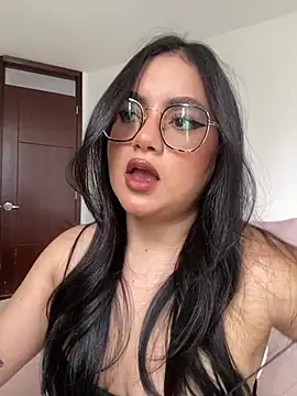 Snapshot of montmariana chatting on 07-17-26, 03:31 montmariana online show from 07-17-26, 03:31