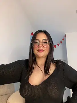 Snapshot of montmariana chatting on 03-11-25, 06:41 montmariana online show from 03-11-25, 06:41