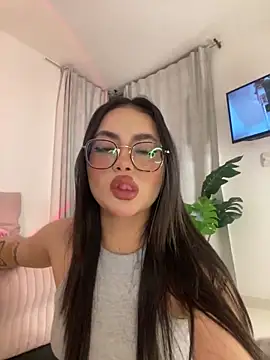 Snapshot of montmariana chatting on 02-27-25, 03:08 montmariana online show from 02-27-25, 03:08