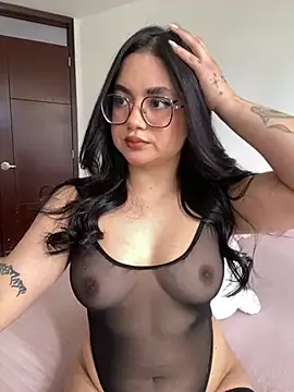 Snapshot of montmariana chatting on 07-28-26, 04:27 montmariana online show from 07-28-26, 04:27