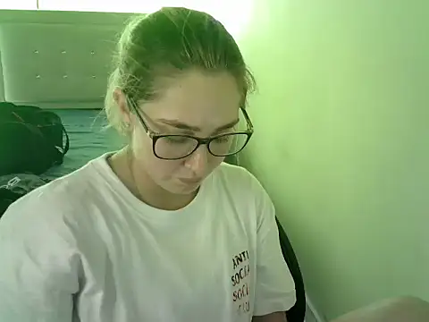 katy pp online show from 10-04-25, 04:52