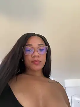 Snapshot of ashley_Tompson1 chatting on 04-28-26, 04:00 ashley Tompson1 online show from 04-28-26, 04:00