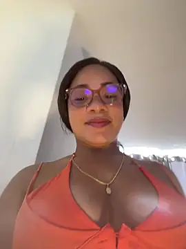 Snapshot of ashley_Tompson1 chatting on 05-01-26, 02:44 ashley Tompson1 online show from 05-01-26, 02:44