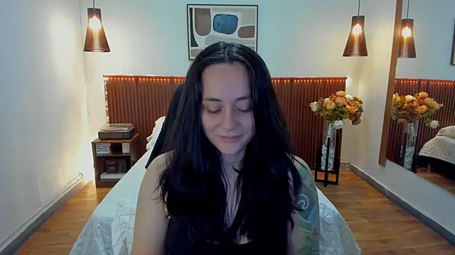 Snapshot of KatherineBond chatting on 06-03-26, 06:12 KatherineBond online show from 06-03-26, 06:12