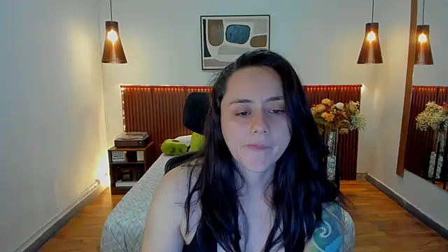 Snapshot of KatherineBond chatting on 05-25-26, 07:12 KatherineBond online show from 05-25-26, 07:12