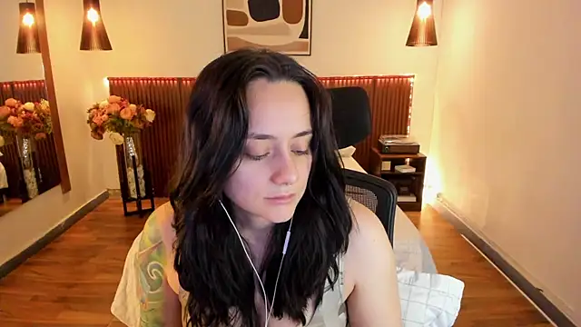 Snapshot of KatherineBond chatting on 06-24-26, 07:01 KatherineBond online show from 06-24-26, 07:01