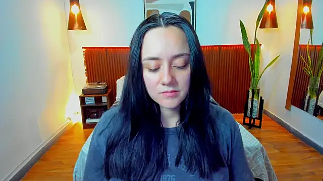 KatherineBond online show from 11-18-25, 05:16