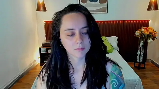 Snapshot of KatherineBond chatting on 07-16-26, 05:10 KatherineBond online show from 07-16-26, 05:10
