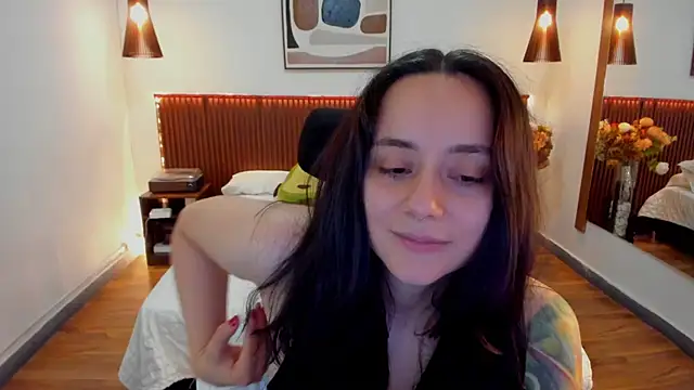 Snapshot of KatherineBond chatting on 06-01-26, 06:51 KatherineBond online show from 06-01-26, 06:51