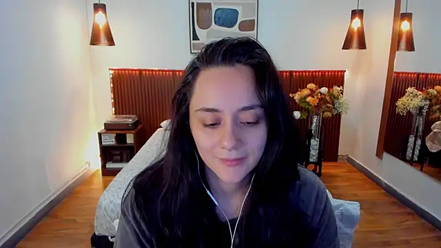 Snapshot of KatherineBond chatting on 05-27-26, 07:10 KatherineBond online show from 05-27-26, 07:10