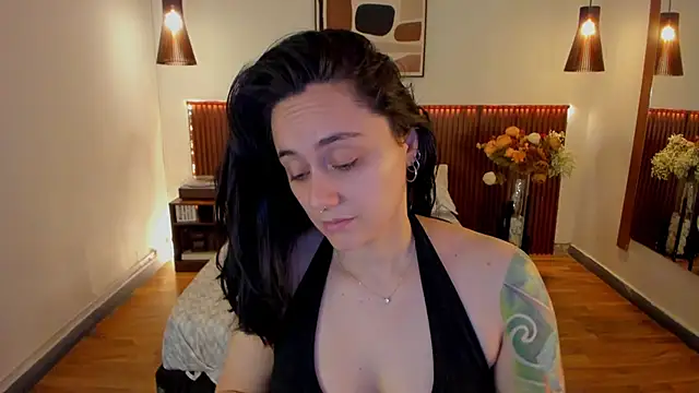 Snapshot of KatherineBond chatting on 05-23-26, 03:44 KatherineBond online show from 05-23-26, 03:44
