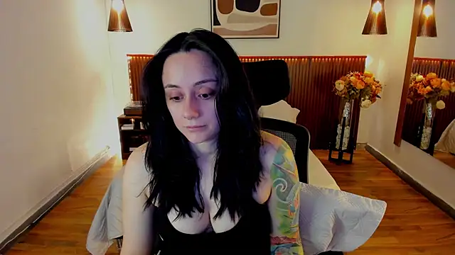 Snapshot of KatherineBond chatting on 08-04-26, 05:39 KatherineBond online show from 08-04-26, 05:39