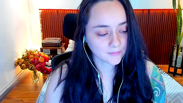 KatherineBond online show from 12-20-25, 07:06