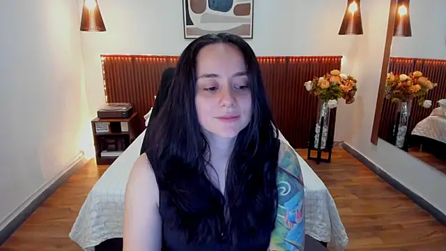 Snapshot of KatherineBond chatting on 06-02-26, 07:25 KatherineBond online show from 06-02-26, 07:25