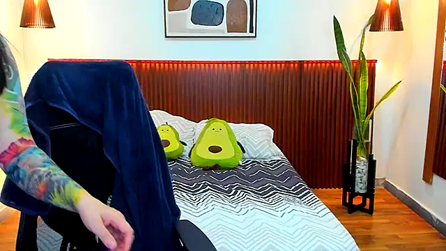 KatherineBond online show from 12-02-25, 06:42