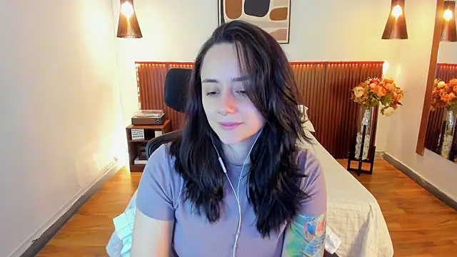 Snapshot of KatherineBond chatting on 07-07-26, 03:48 KatherineBond online show from 07-07-26, 03:48