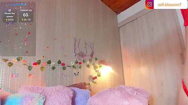 Sofi Blossom online show from 06-26-26, 07:52