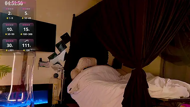 Snapshot of Aubreyessex chatting on 06-24-26, 11:35 Aubreyessex online show from 06-24-26, 11:35