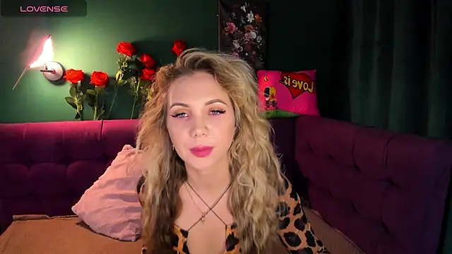 Snapshot of EvaMoran chatting on 02-12-25, 01:52 EvaMoran online show from 02-12-25, 01:52