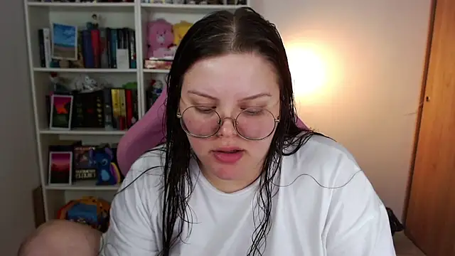 Snapshot of Gabiwaifu chatting on 05-08-26, 04:38 Gabiwaifu online show from 05-08-26, 04:38