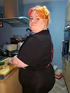 Snapshot of bbw_olive_peach chatting on 02-23-25, 04:35 bbw olive peach online show from 02-23-25, 04:35