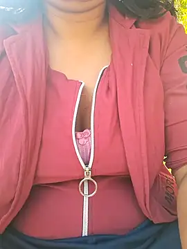 Snapshot of Priya_Bong chatting on 10-19-25, 02:47 Priya Bong online show from 10-19-25, 02:47