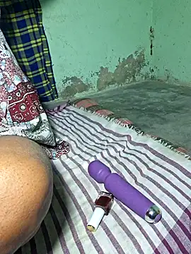 Priya Bong online show from 03-04-26, 03:42