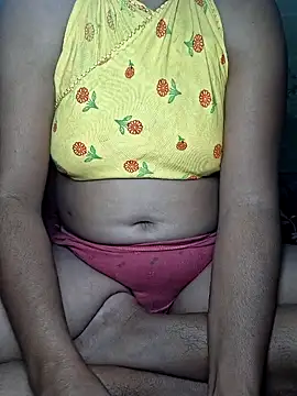 Snapshot of Priya_Bong chatting on 10-20-25, 04:29 Priya Bong online show from 10-20-25, 04:29
