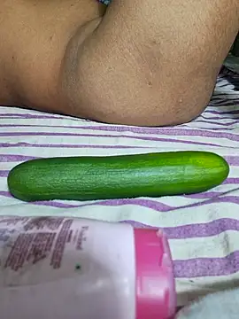 Snapshot of Priya_Bong chatting on 09-24-25, 07:42 Priya Bong online show from 09-24-25, 07:42