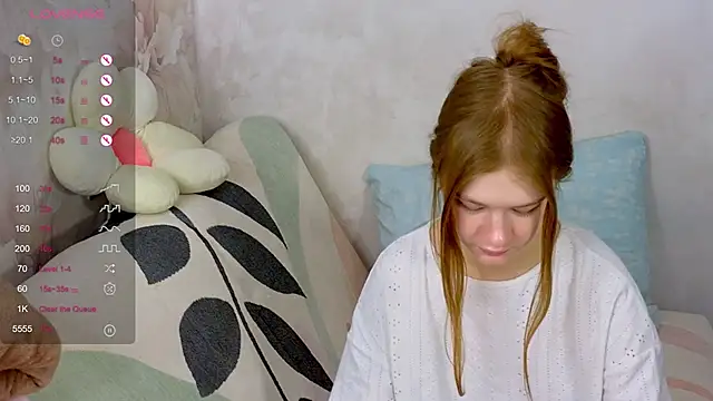 TrissMerigold9 online show from 10-28-25, 09:19