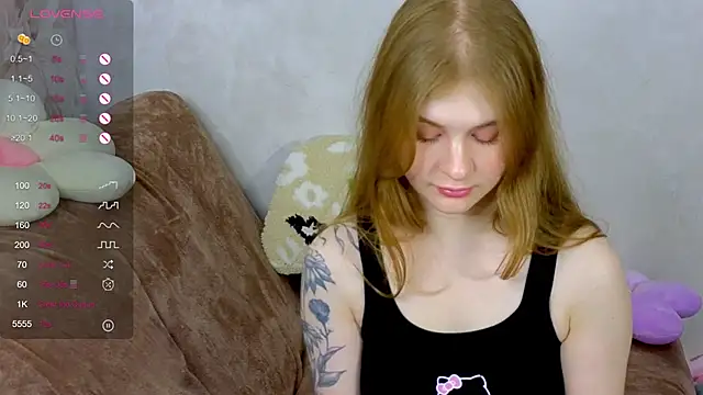 TrissMerigold9 online show from 10-06-25, 07:14
