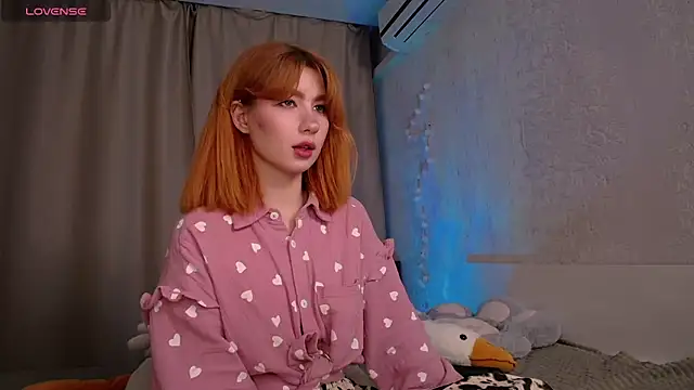 Evaa Moonn  online show from 11-30-25, 01:45