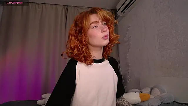 Snapshot of Evaa_Moonn_ chatting on 10-13-25, 05:31 Evaa Moonn  online show from 10-13-25, 05:31