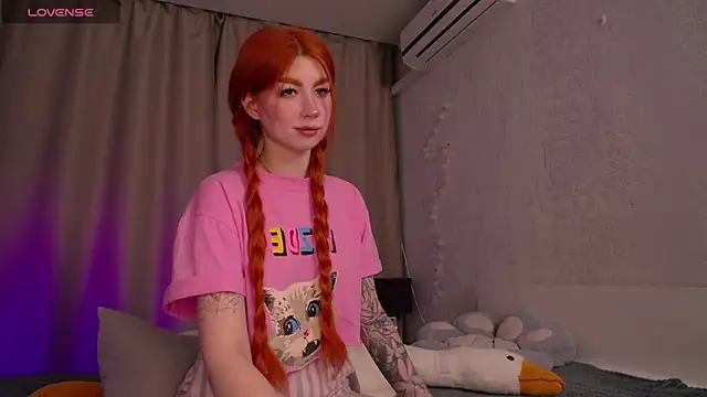 Snapshot of Evaa_Moonn_ chatting on 03-17-25, 12:42 Evaa Moonn  online show from 03-17-25, 12:42