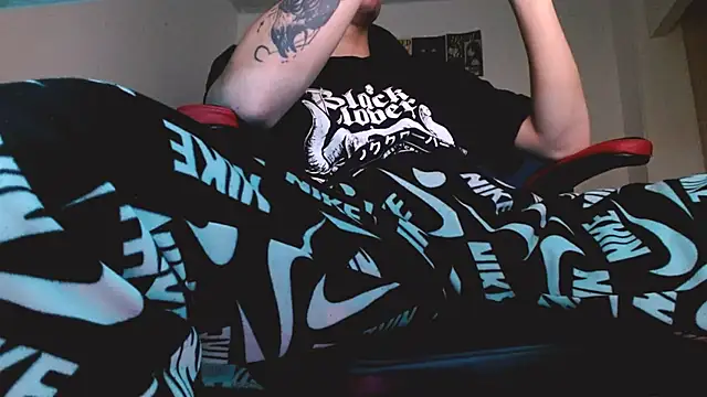 deividcloud36 online show from 04-18-26, 02:36