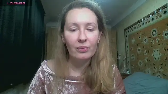 AnnaXLovers online show from 12-18-25, 03:38